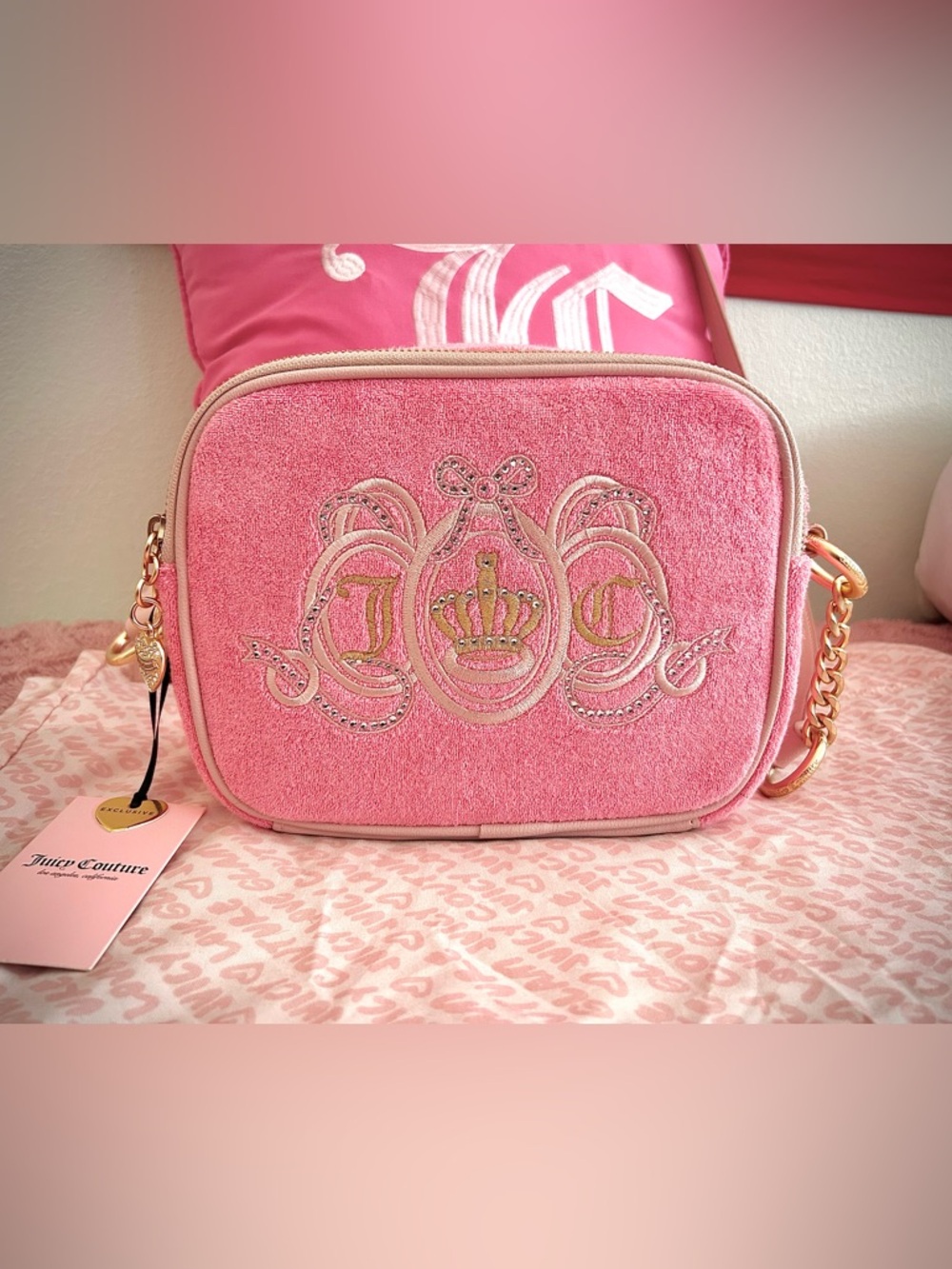 Brand new with tags Juicy Couture Pink Crossbody/Camera bag ft. Gold hardware